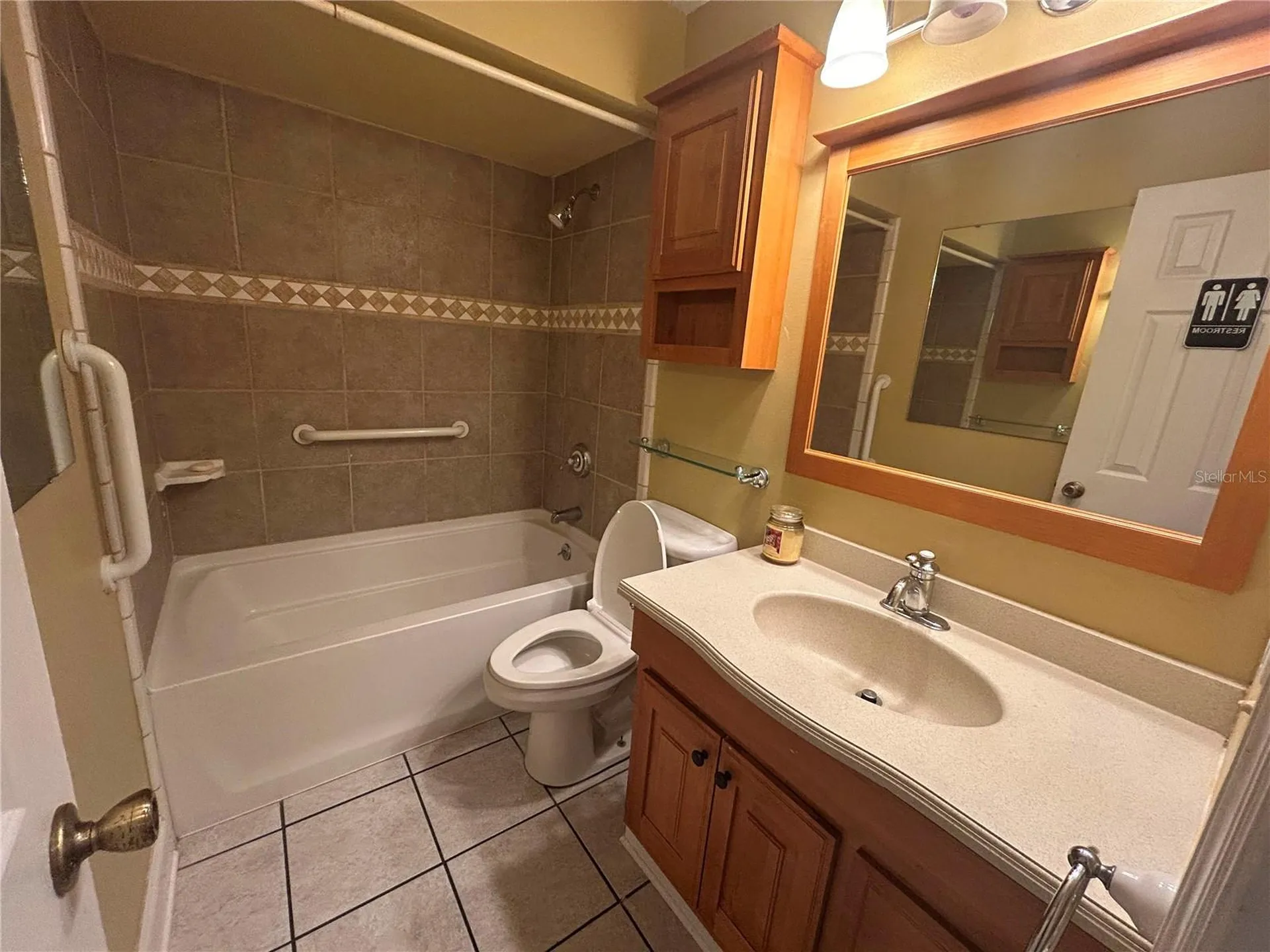 206 Hollywood Court N Kissimmee FL 34743