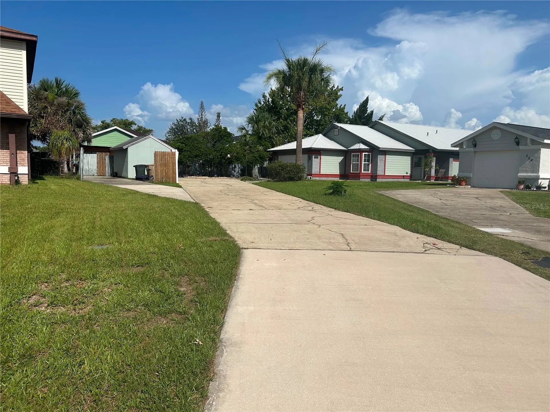 206 Hollywood Court N Kissimmee FL 34743