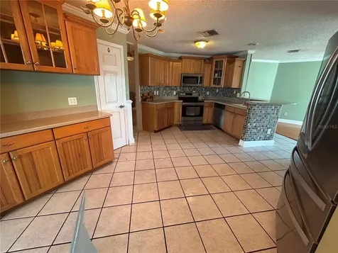 206 Hollywood Court N Kissimmee FL 34743