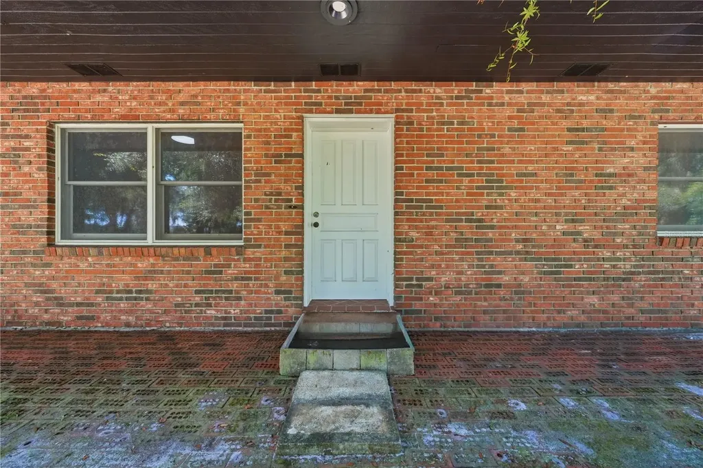 163 E Orange Avenue Pierson FL 32180
