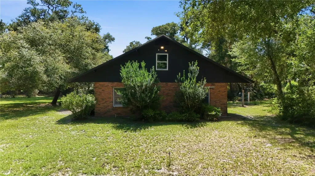 163 E Orange Avenue Pierson FL 32180