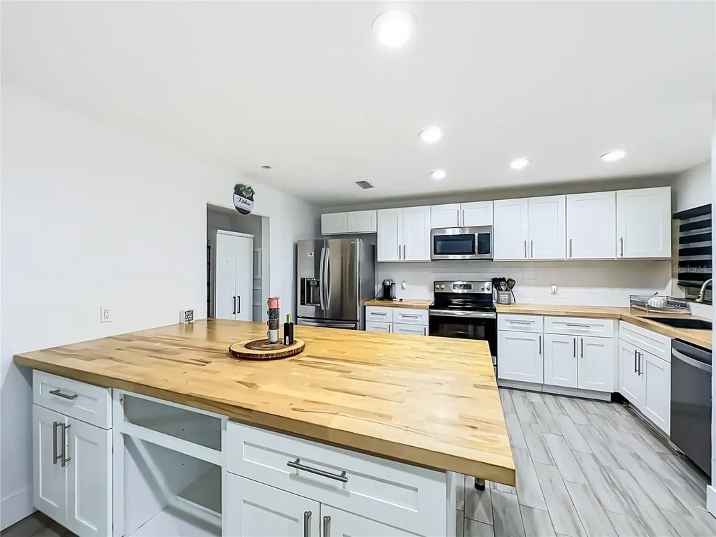 2425 Lauderdale Court Orlando FL 32805