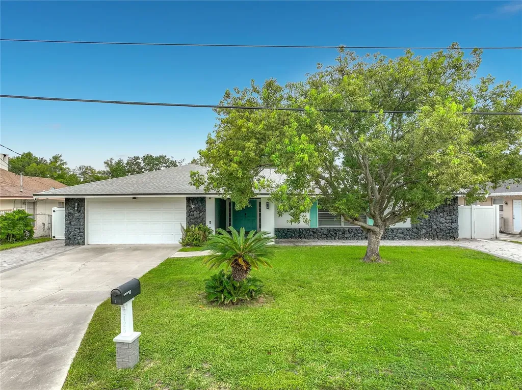 2425 Lauderdale Court Orlando FL 32805