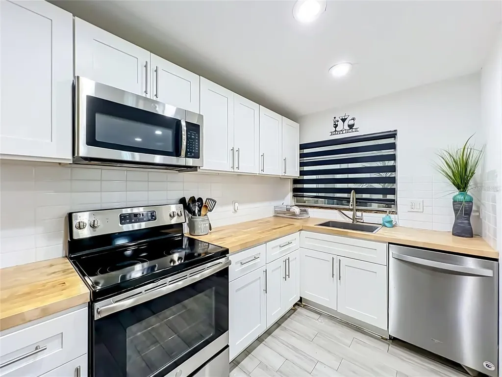 2425 Lauderdale Court Orlando FL 32805