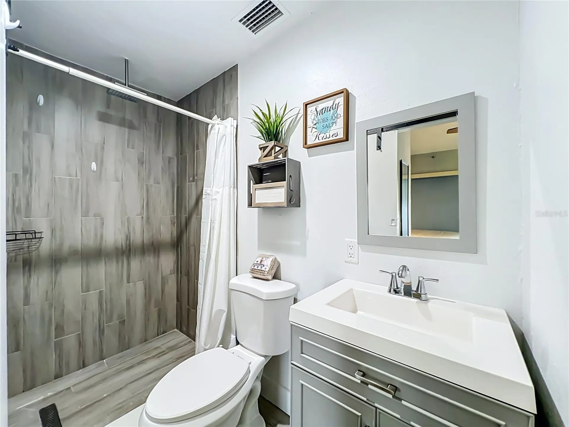 2425 Lauderdale Court Orlando FL 32805