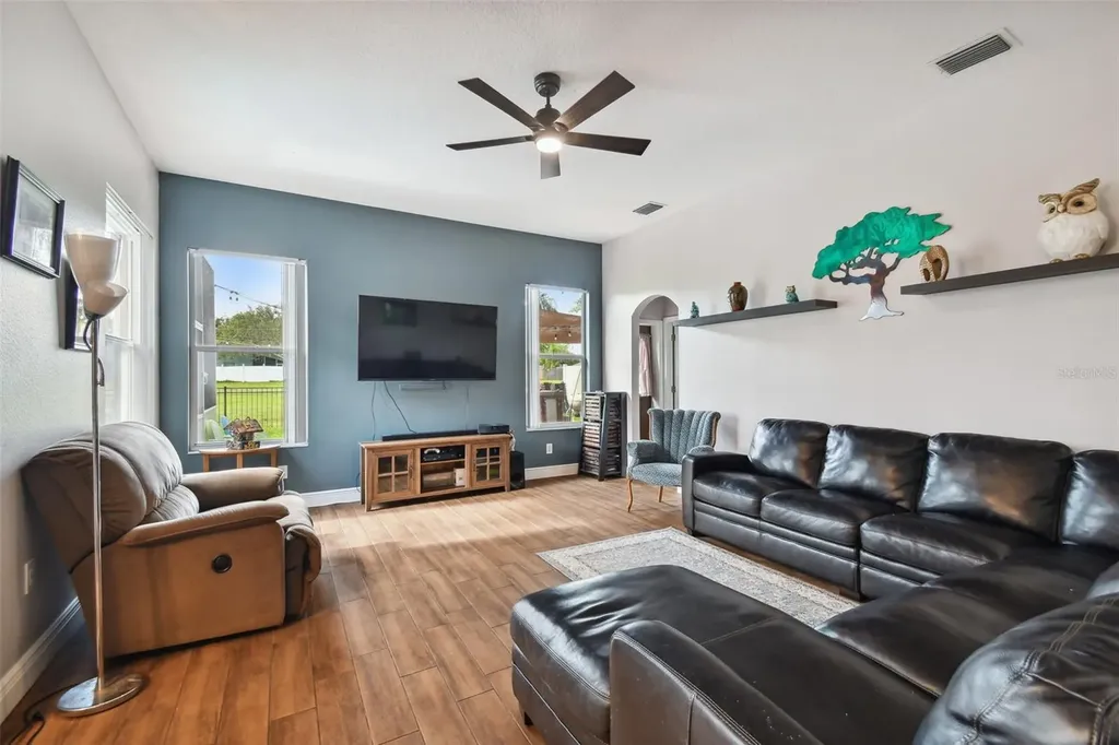 16920 Falconridge Road Lithia FL 33547