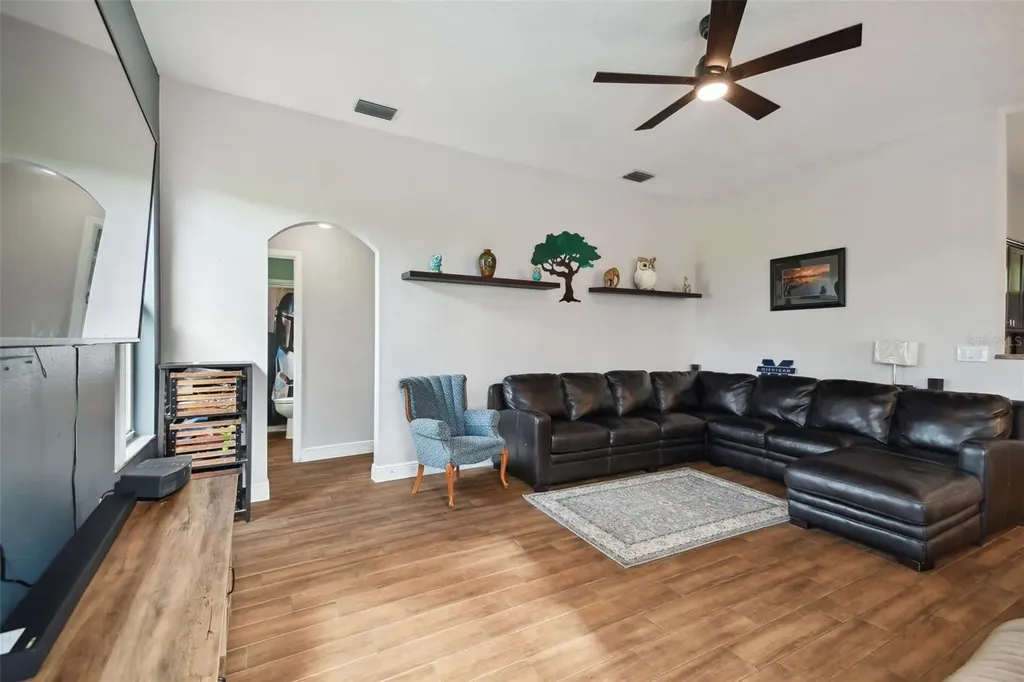 16920 Falconridge Road Lithia FL 33547