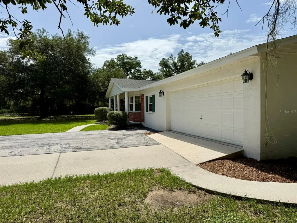 11215 Russell Drive Seffner FL 33584