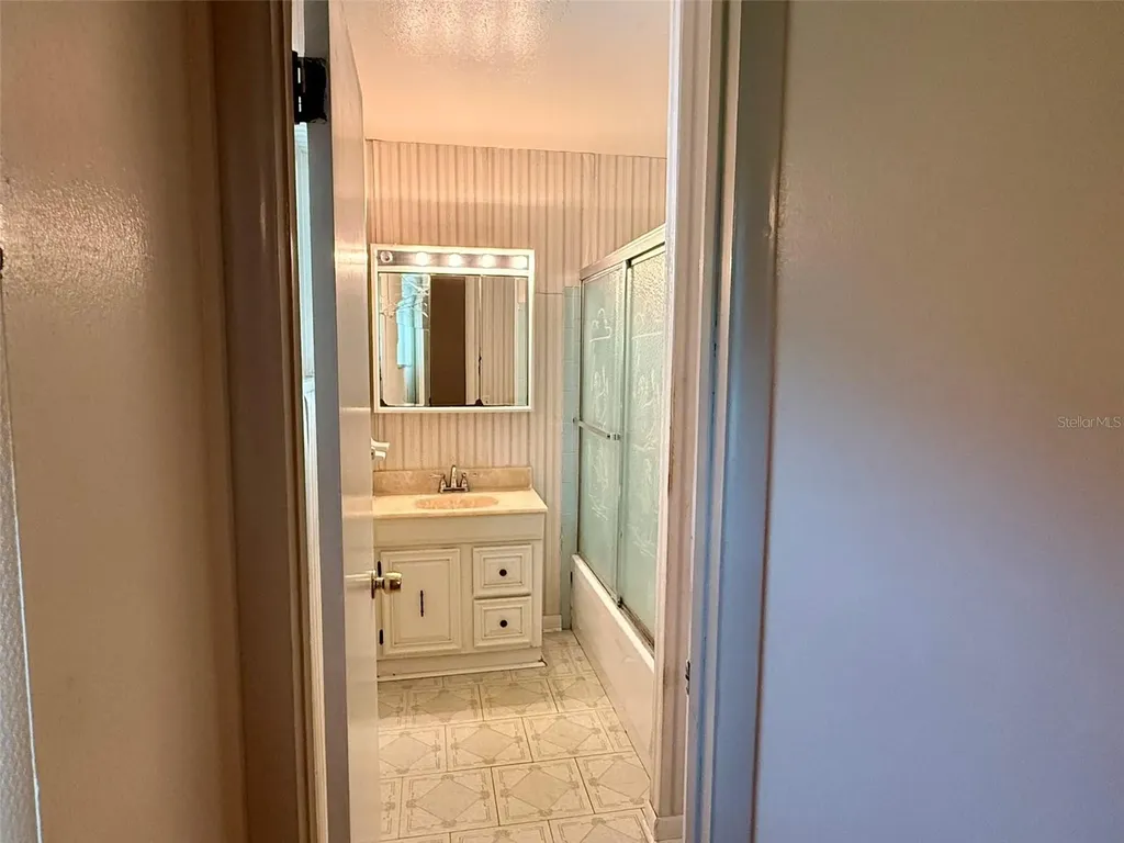 11215 Russell Drive Seffner FL 33584