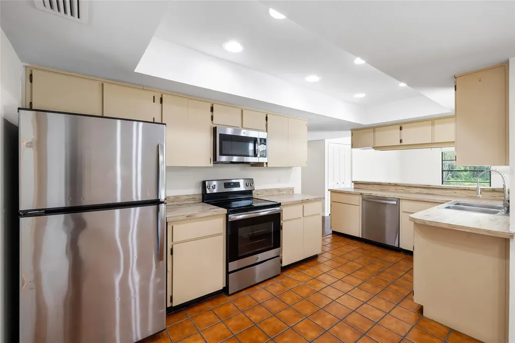 14011 Wolcott Drive Tampa FL 33624