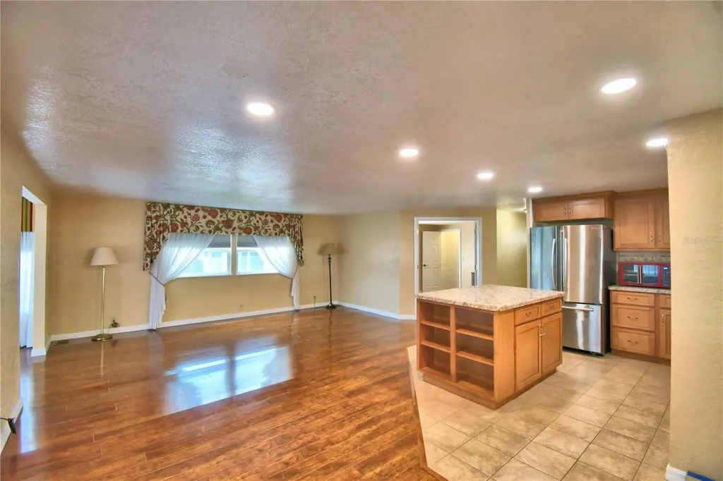 151 Holiday Lane Auburndale FL 33823