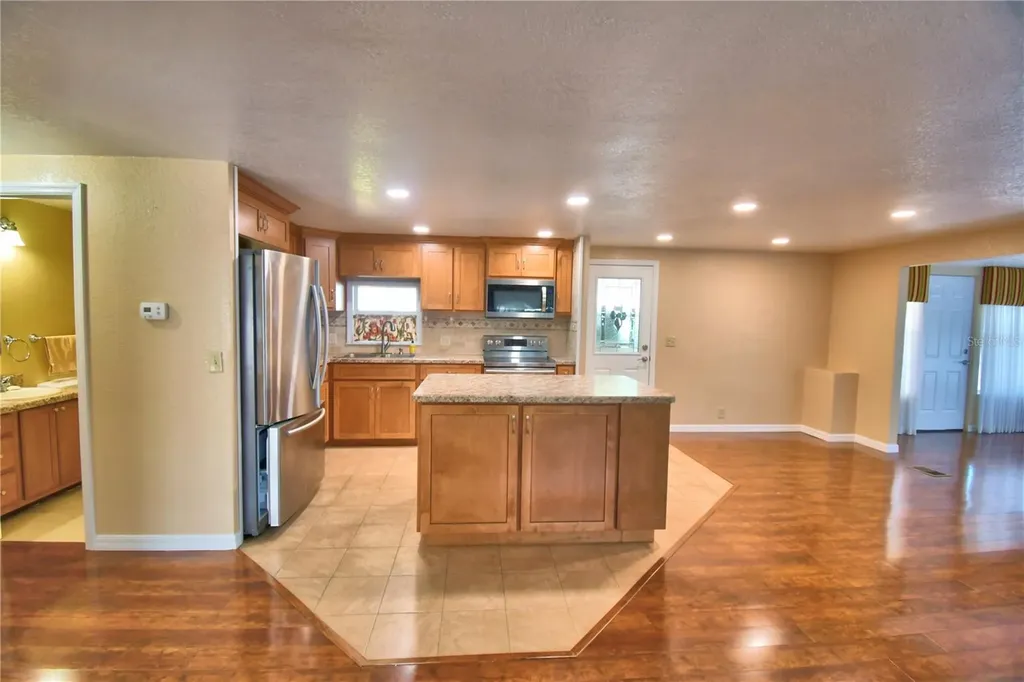 151 Holiday Lane Auburndale FL 33823