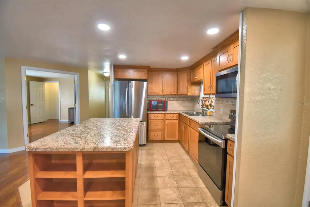 151 Holiday Lane Auburndale FL 33823