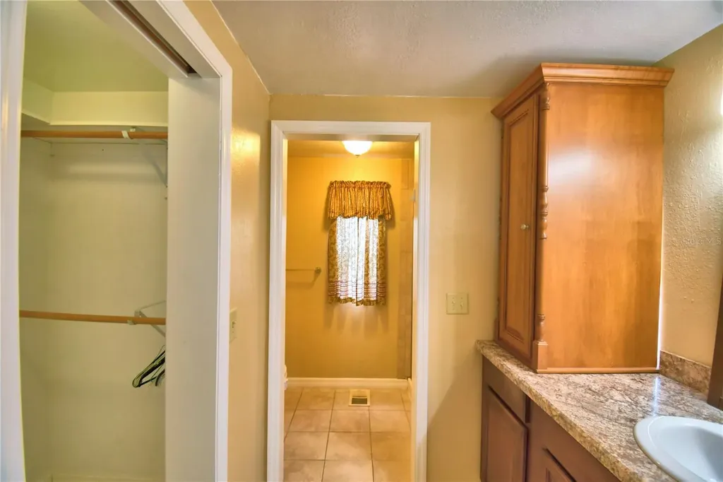 151 Holiday Lane Auburndale FL 33823