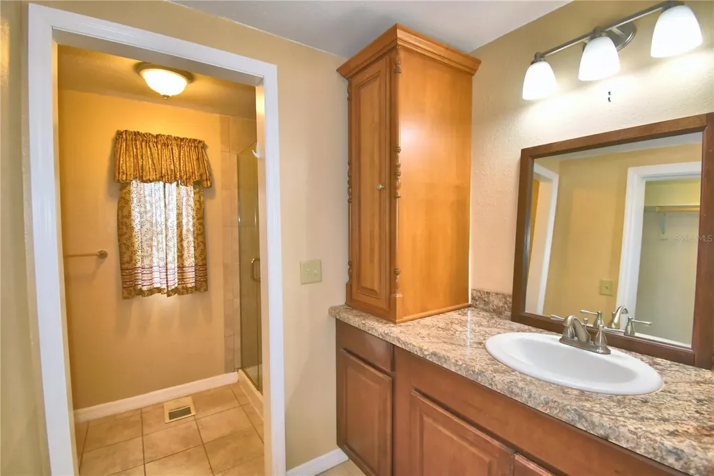 151 Holiday Lane Auburndale FL 33823
