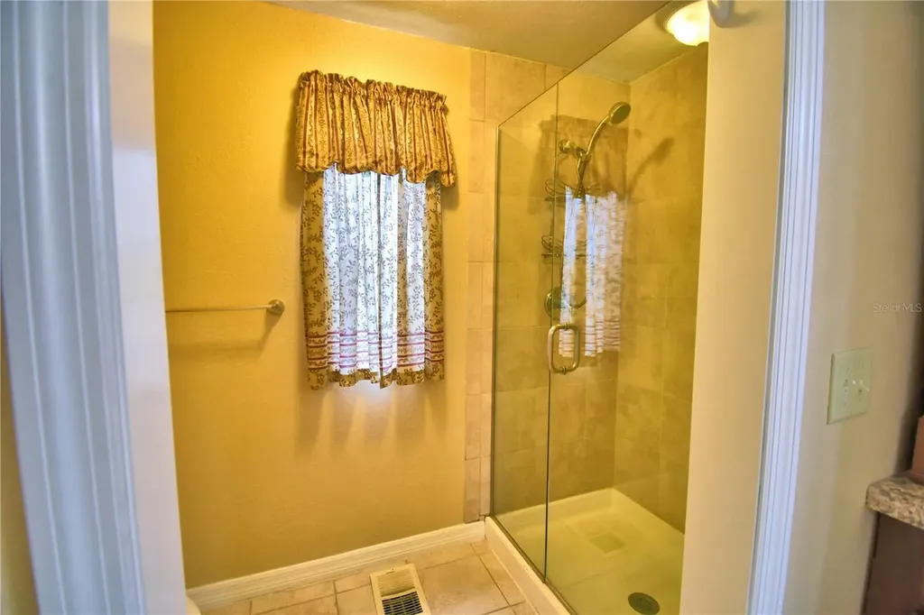 151 Holiday Lane Auburndale FL 33823