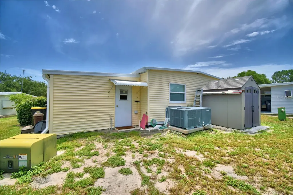 151 Holiday Lane Auburndale FL 33823