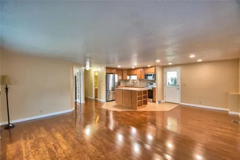 151 Holiday Lane Auburndale FL 33823