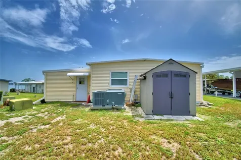 151 Holiday Lane Auburndale FL 33823
