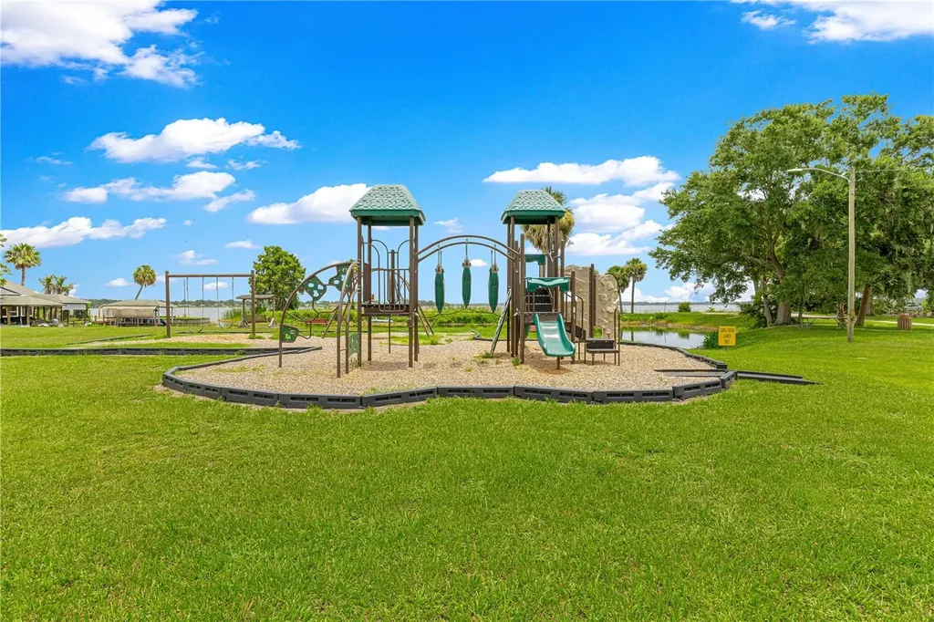925 Beverly Harbors Drive Leesburg FL 34748