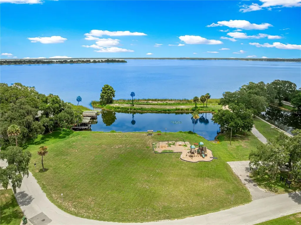 925 Beverly Harbors Drive Leesburg FL 34748