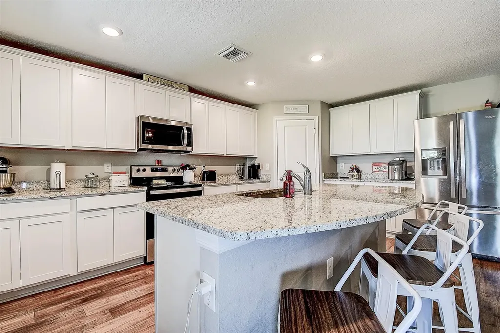 11014 Golden Warlber Brooksville FL 34613
