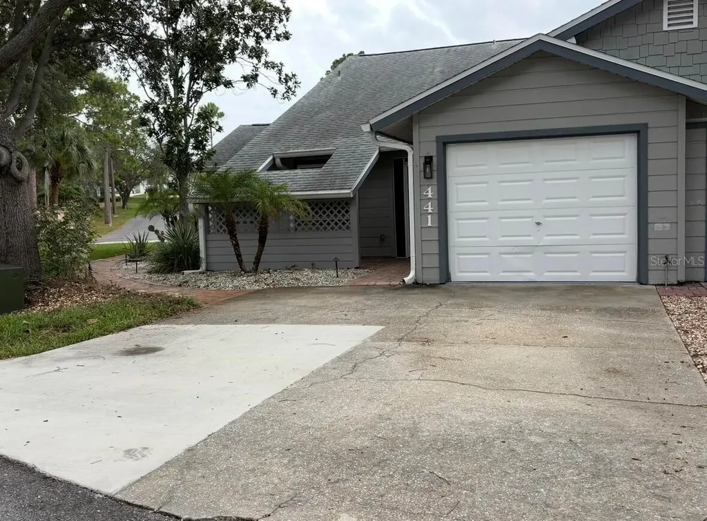 39650 Us Highway 19 N Tarpon Springs FL 34689