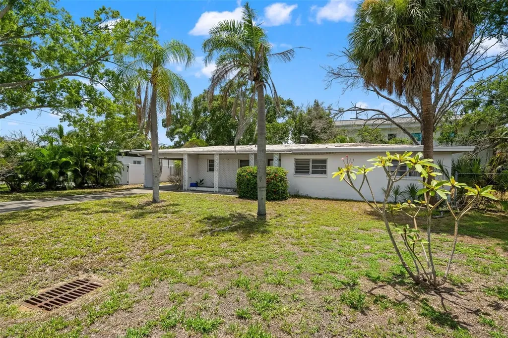 4635 W Bay Villa Avenue Tampa FL 33611