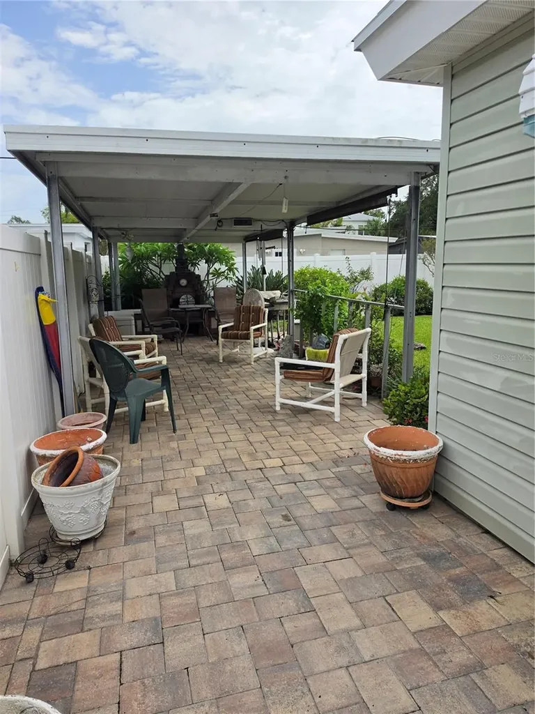 3510 W Paul Avenue Tampa FL 33611