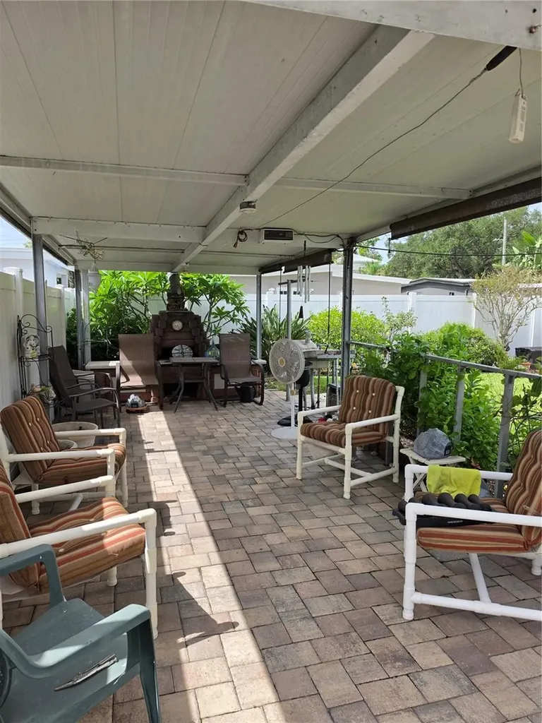 3510 W Paul Avenue Tampa FL 33611