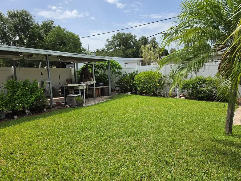 3510 W Paul Avenue Tampa FL 33611