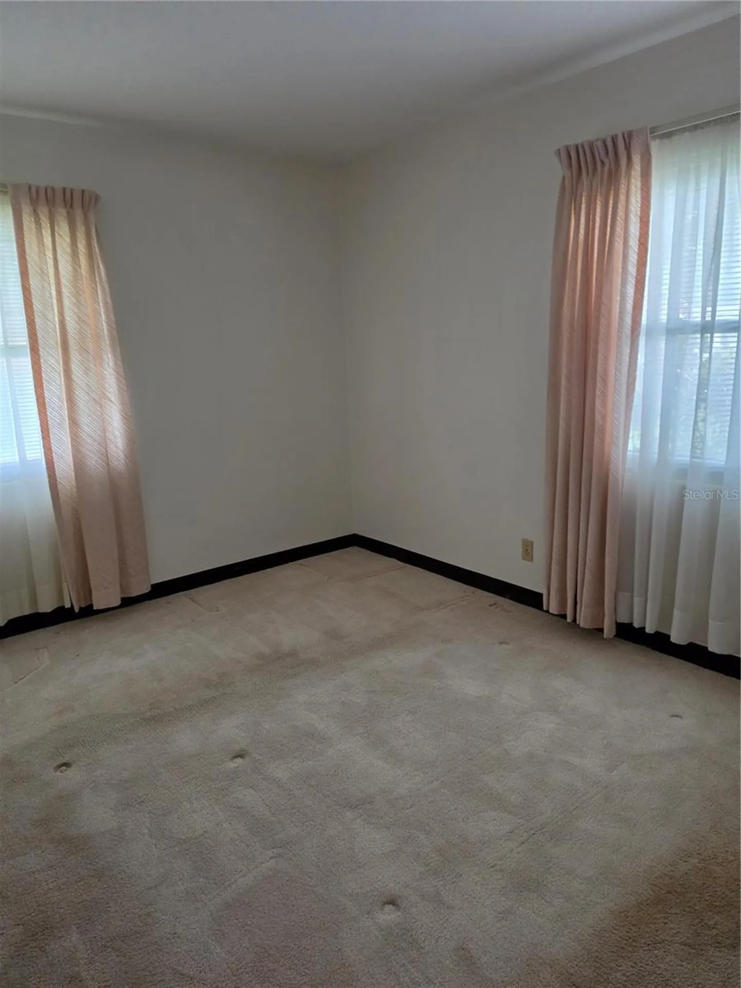 3510 W Paul Avenue Tampa FL 33611
