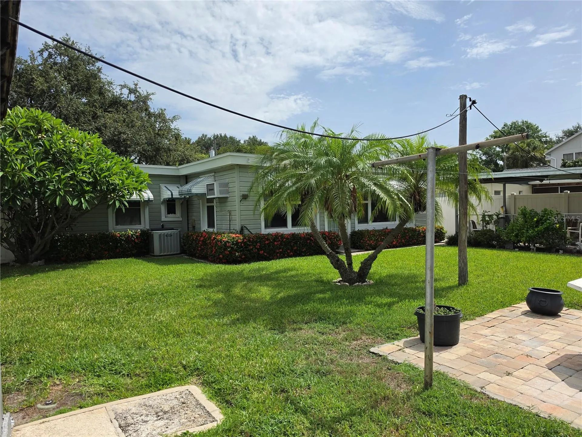 3510 W Paul Avenue Tampa FL 33611