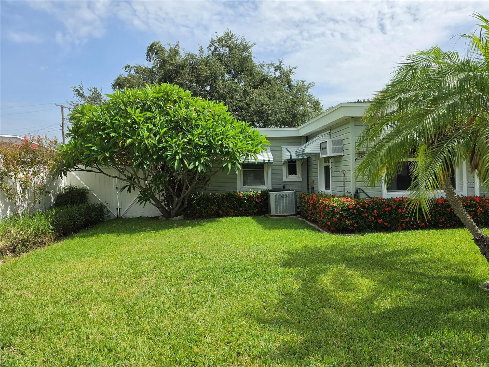 3510 W Paul Avenue Tampa FL 33611
