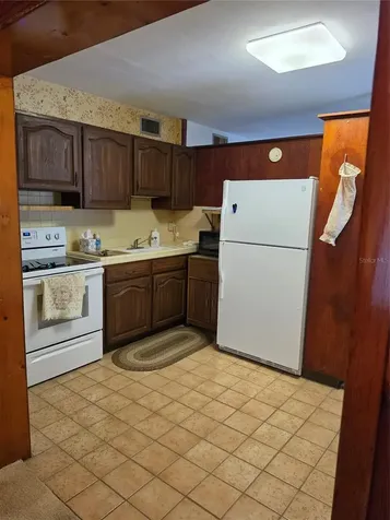 3510 W Paul Avenue Tampa FL 33611