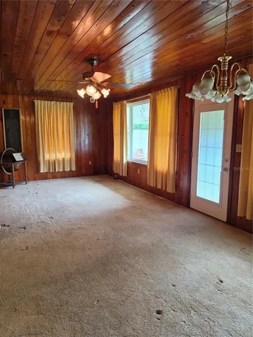 3510 W Paul Avenue Tampa FL 33611