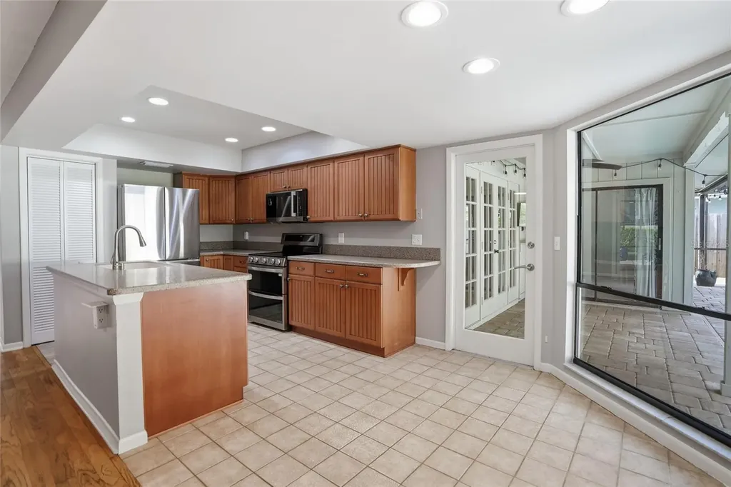 15908 Hampton Village Drive Tampa FL 33618
