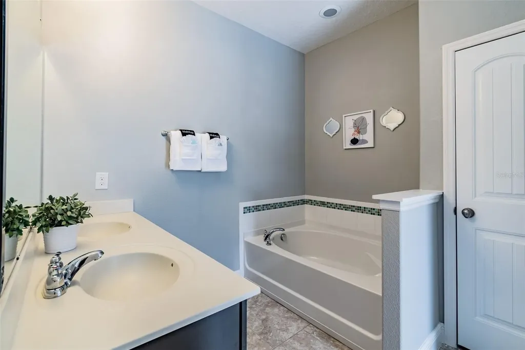5352 Oakbourne Avenue Davenport FL 33837