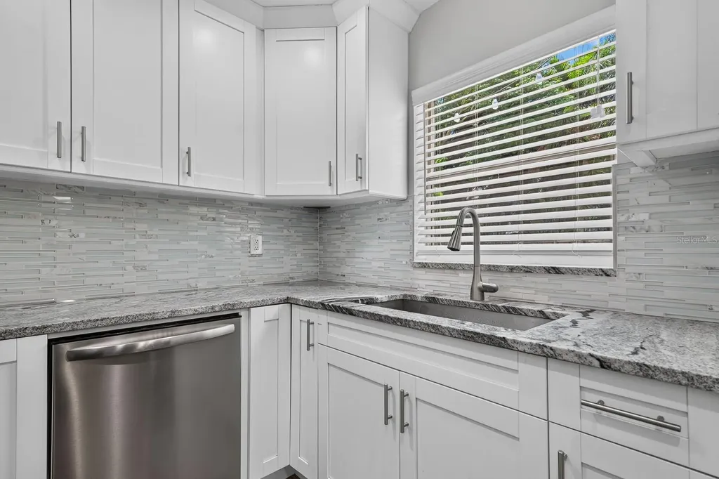 4014 W Land Avenue Tampa FL 33616