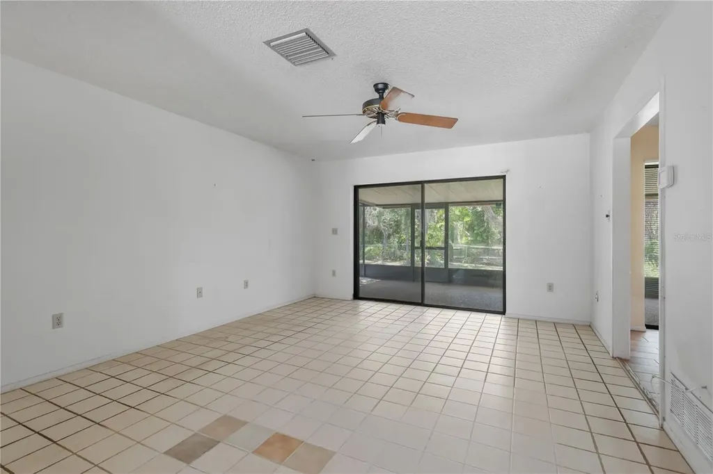213 Whispering Oaks Court Sarasota FL 34232