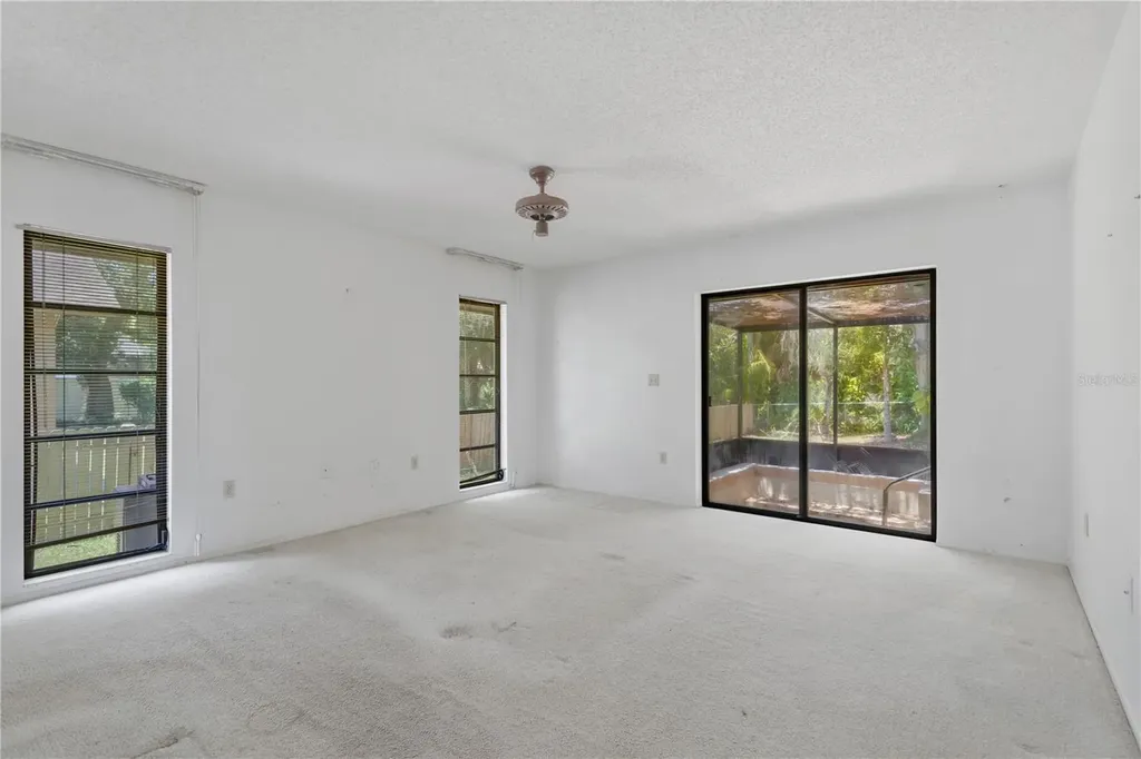 213 Whispering Oaks Court Sarasota FL 34232