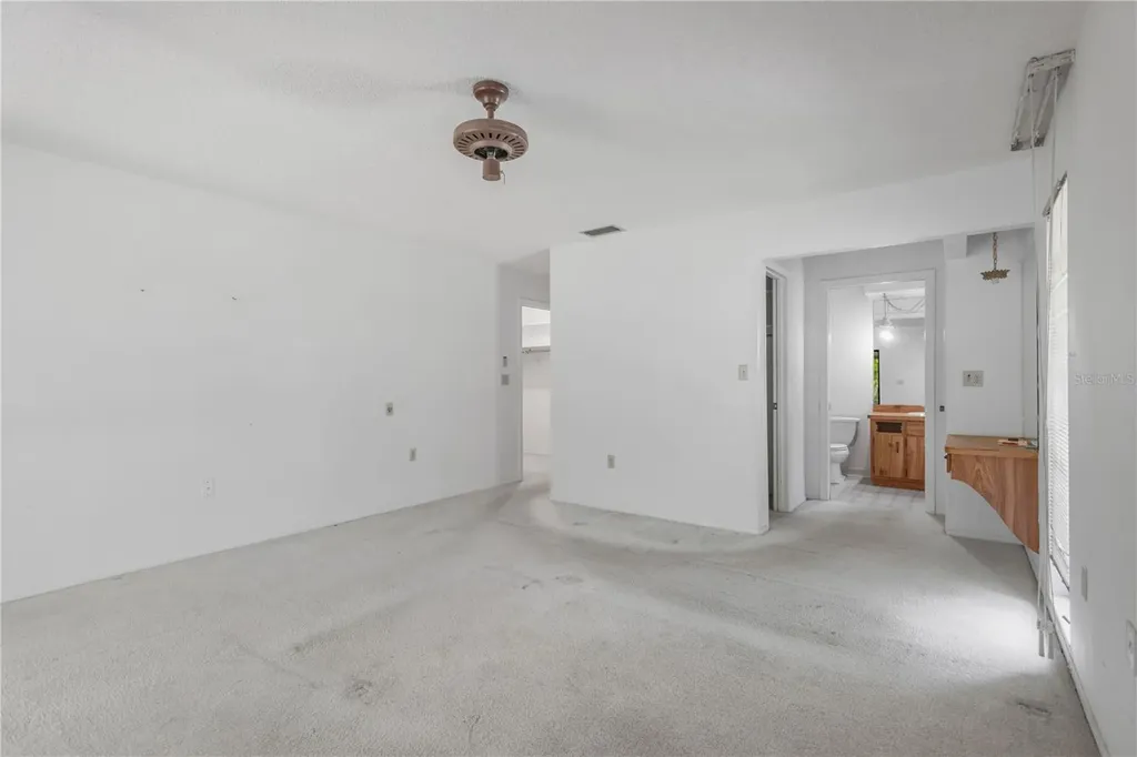213 Whispering Oaks Court Sarasota FL 34232