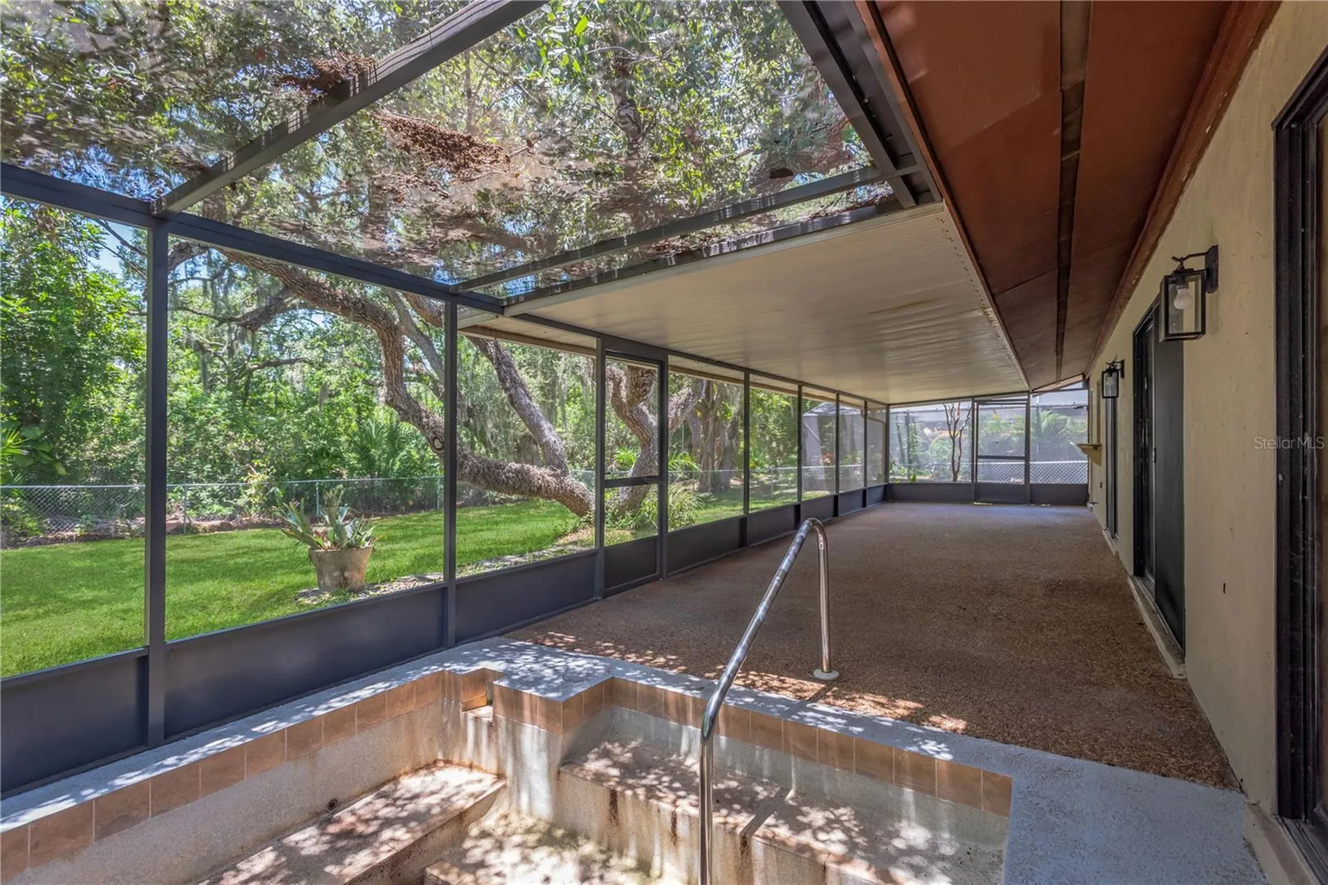 213 Whispering Oaks Court Sarasota FL 34232