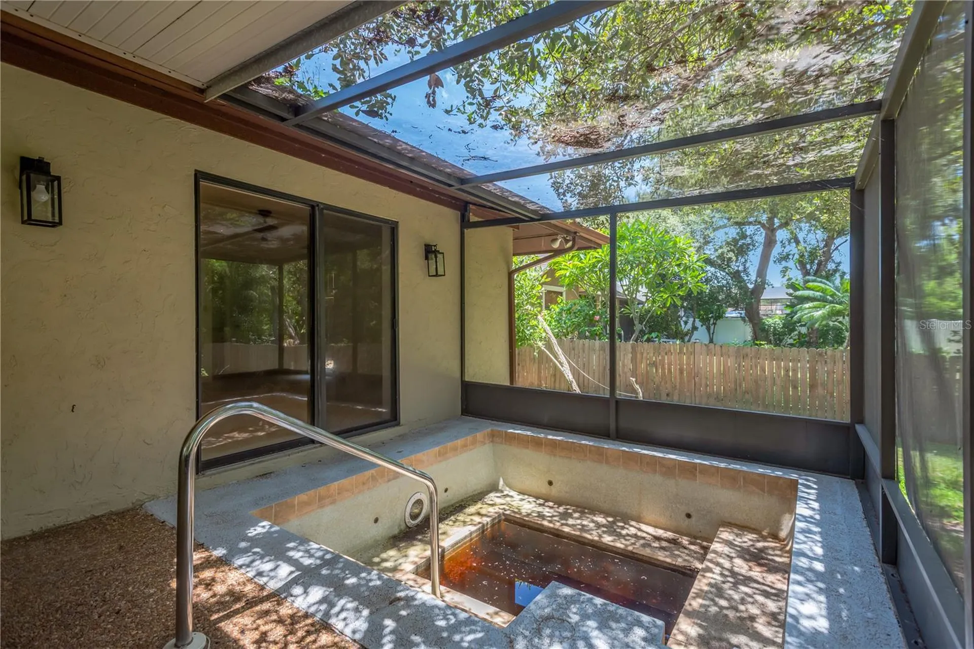 213 Whispering Oaks Court Sarasota FL 34232