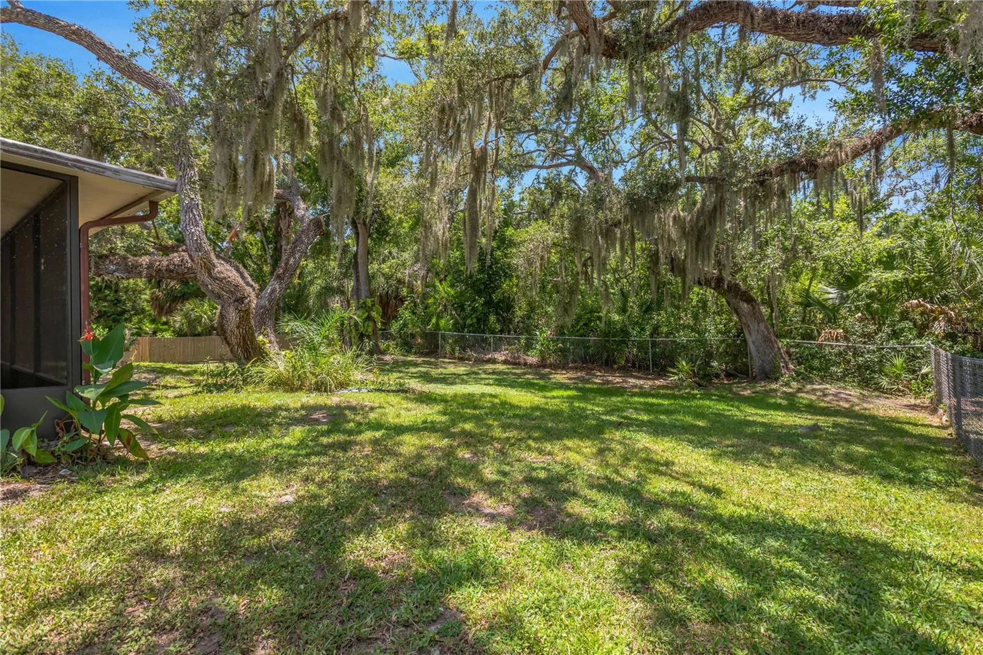 213 Whispering Oaks Court Sarasota FL 34232