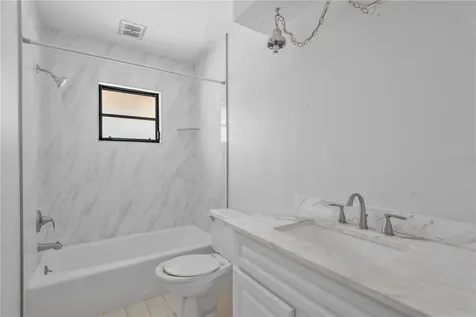 213 Whispering Oaks Court Sarasota FL 34232