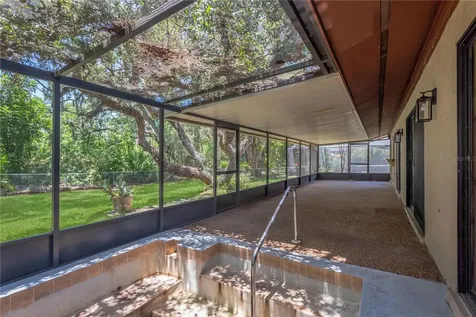 213 Whispering Oaks Court Sarasota FL 34232