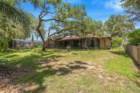 213 Whispering Oaks Court Sarasota FL 34232