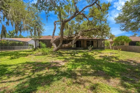 213 Whispering Oaks Court Sarasota FL 34232