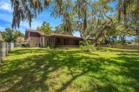 213 Whispering Oaks Court Sarasota FL 34232